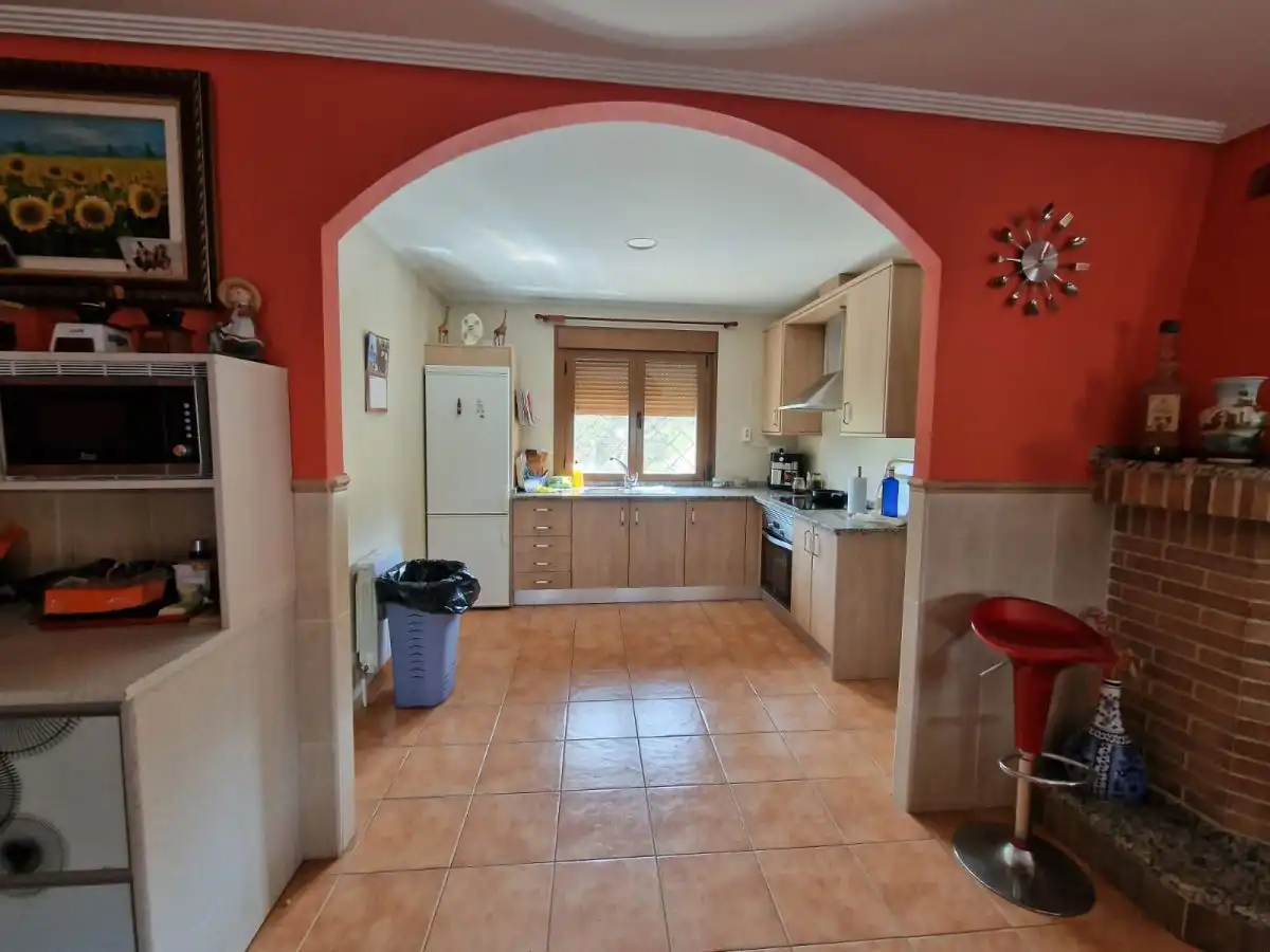 Cuina de Casa o xalet en venda en Plasencia amb Aire condicionat, Jardí privat i Terrassa