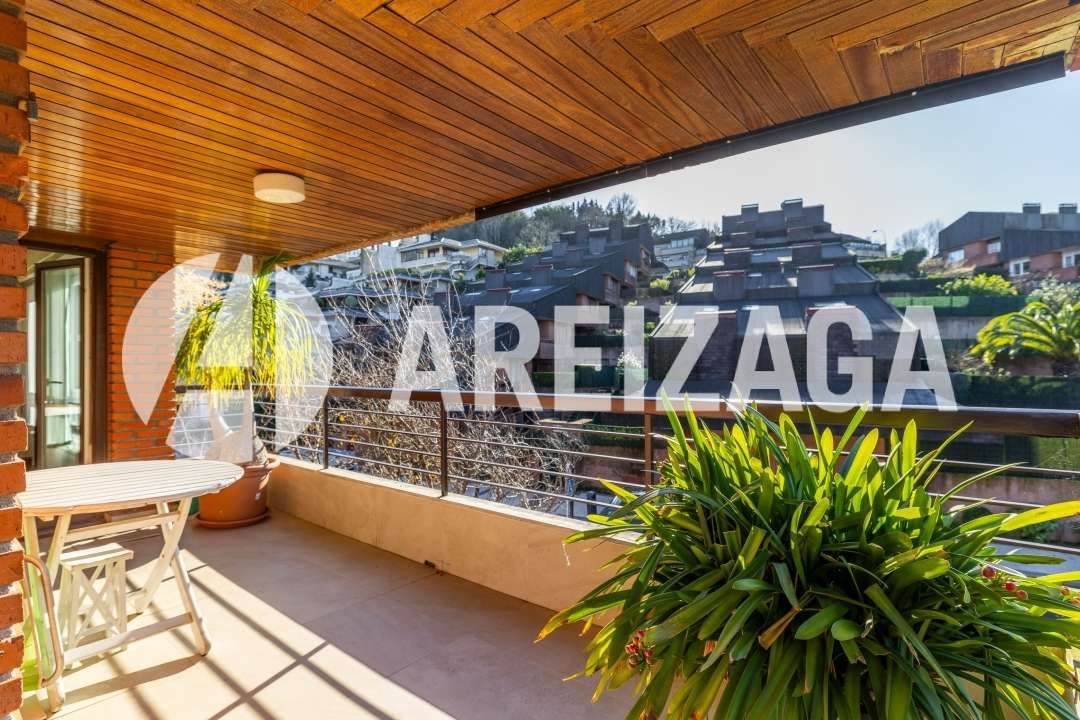 Flat for sale in Del Deporte Plaza, Aiete