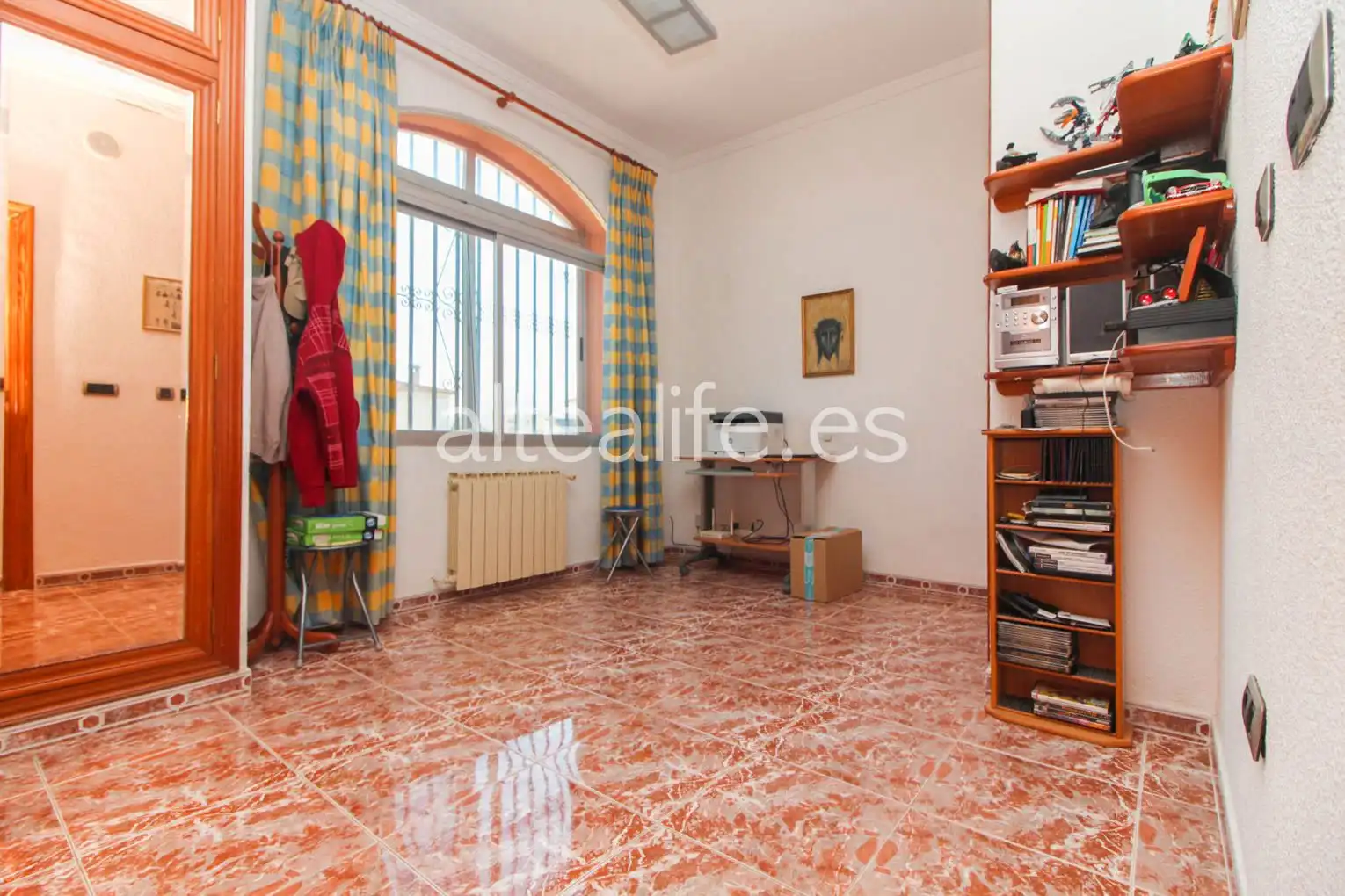 Habitación de Casa o chalet en venta en L'Alfàs del Pi con Aire acondicionado, Calefacción y Jardín privado