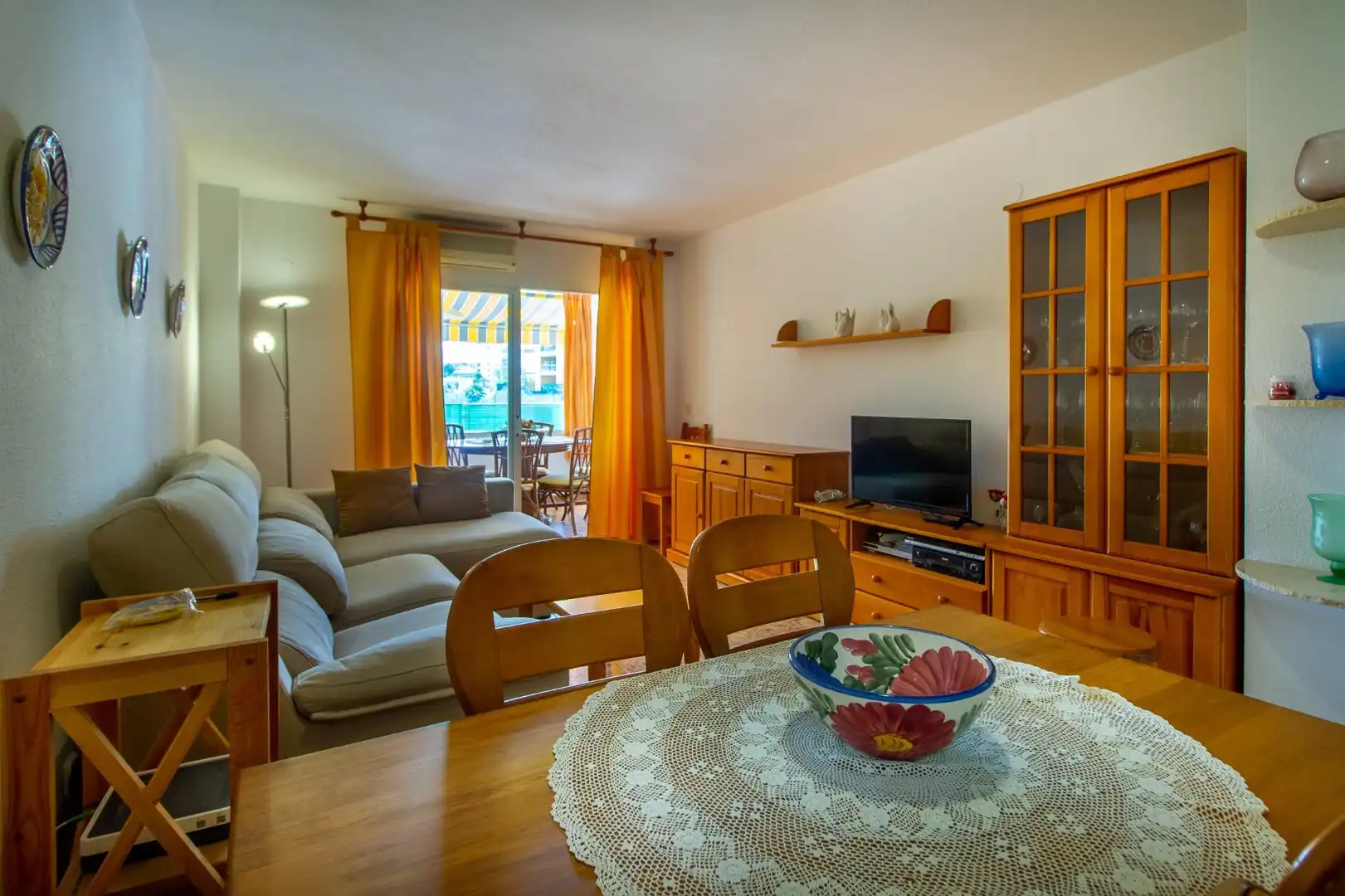 Sala d'estar de Casa adosada en venda en Villajoyosa / La Vila Joiosa amb Aire condicionat, Moblat i Piscina comunitària