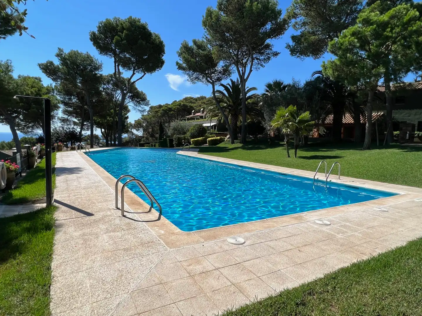 Piscina de Casa adosada de alquiler en Palafrugell con Amueblado, Balcón y Piscina comunitaria
