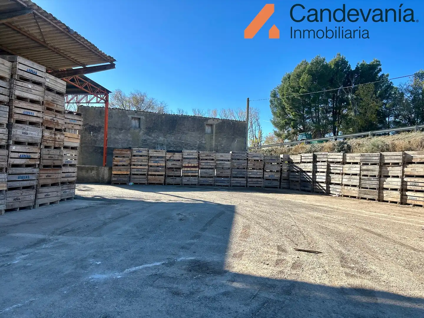 Vista exterior de Nave industrial en venta en Zuera