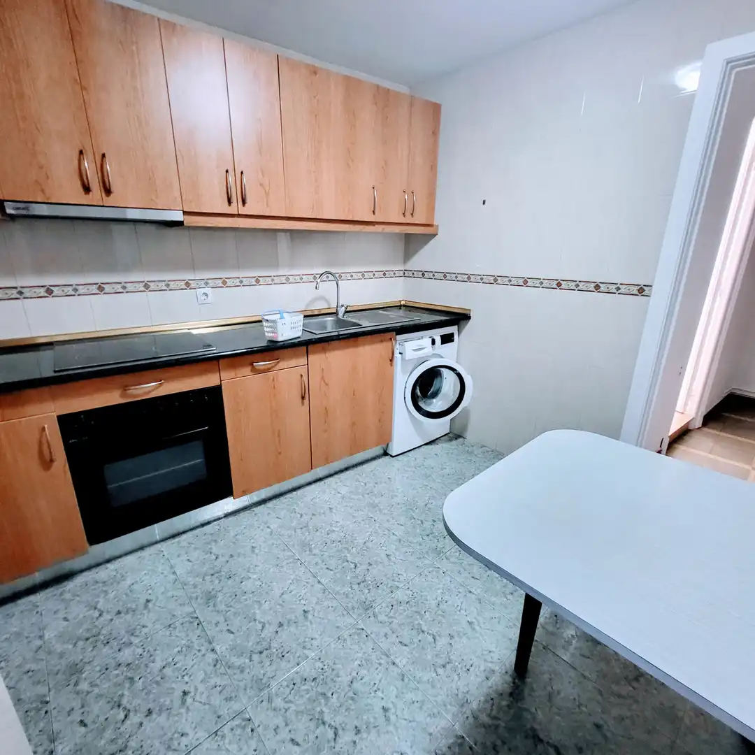 Küche von Wohnung zur Miete in Zaragoza mit Heizung, Möbliert und Ofen