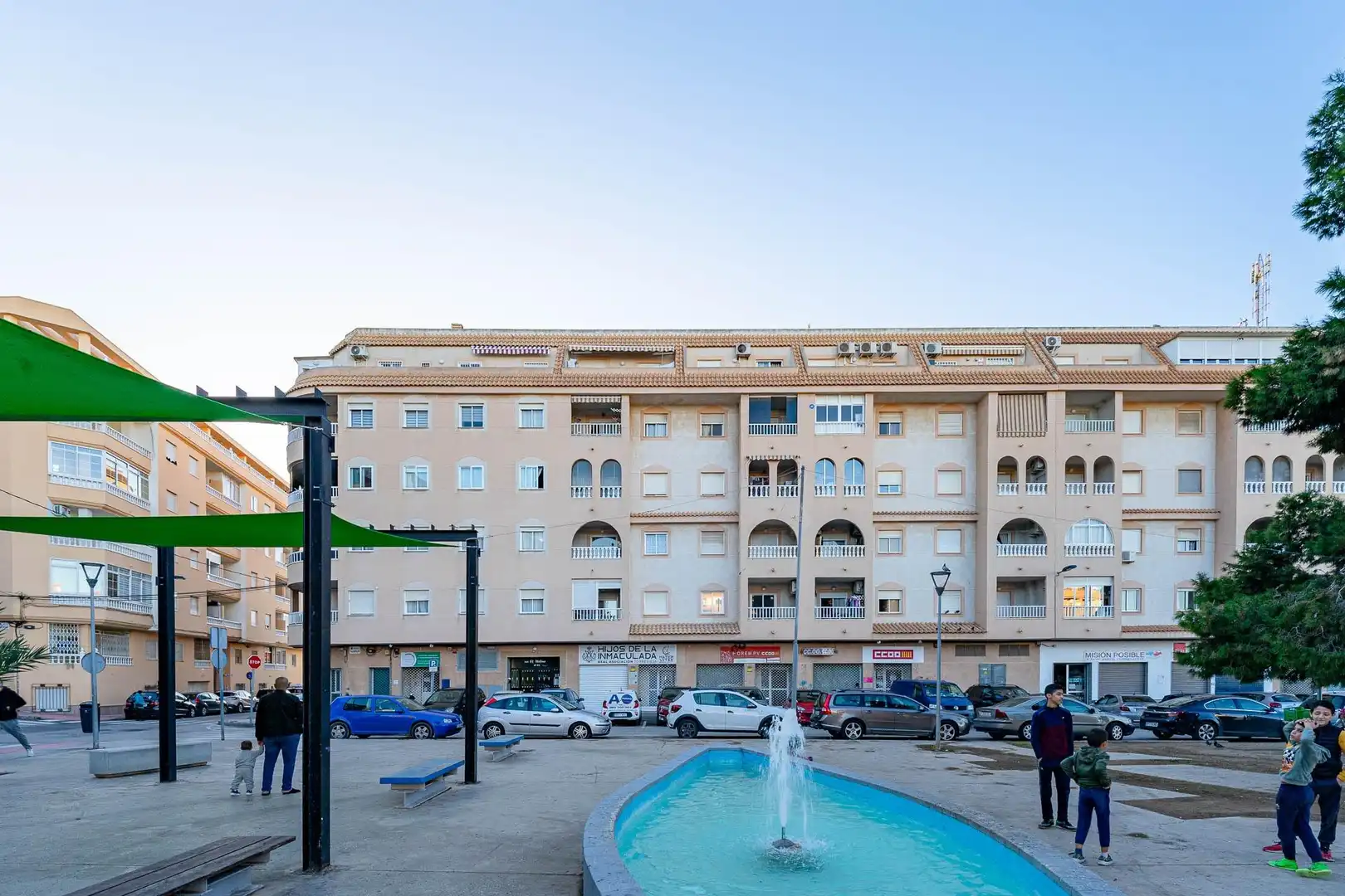Vista exterior de Apartamento en venta en Torrevieja con Terraza y Piscina comunitaria