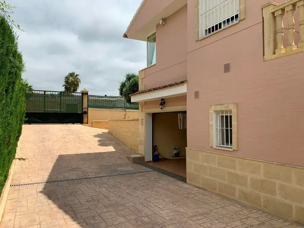 Vista exterior de Casa o chalet en venta en L'Alfàs del Pi con Aire acondicionado, Calefacción y Jardín privado