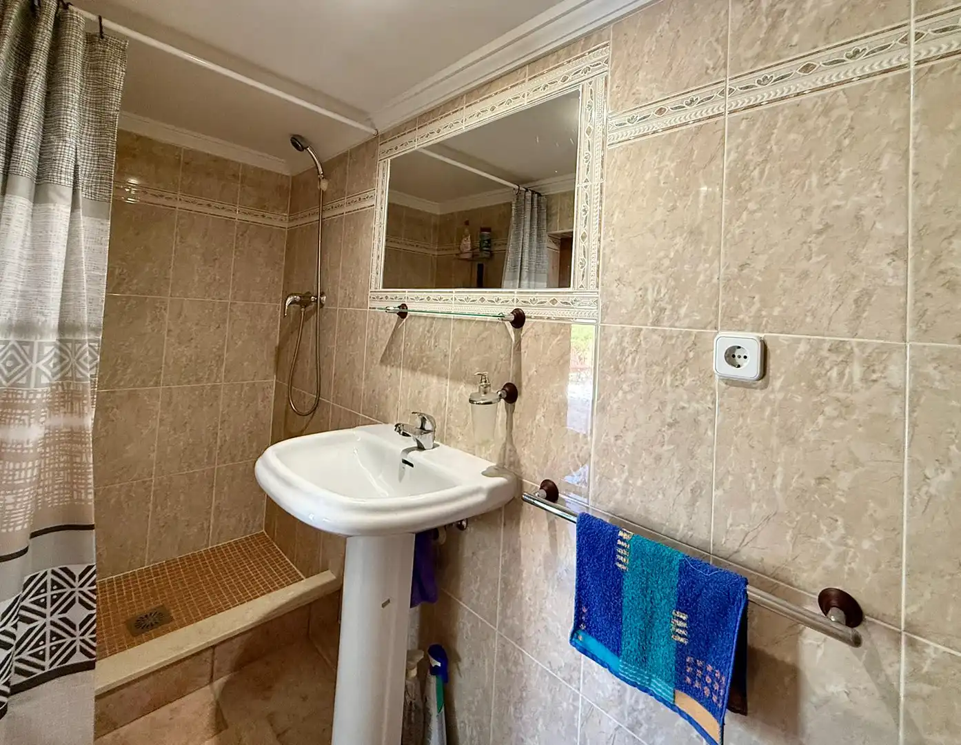 Badezimmer von Haus oder Chalet zum Verkauf in Pedreguer mit Klimaanlage, Heizung und Privatgarten
