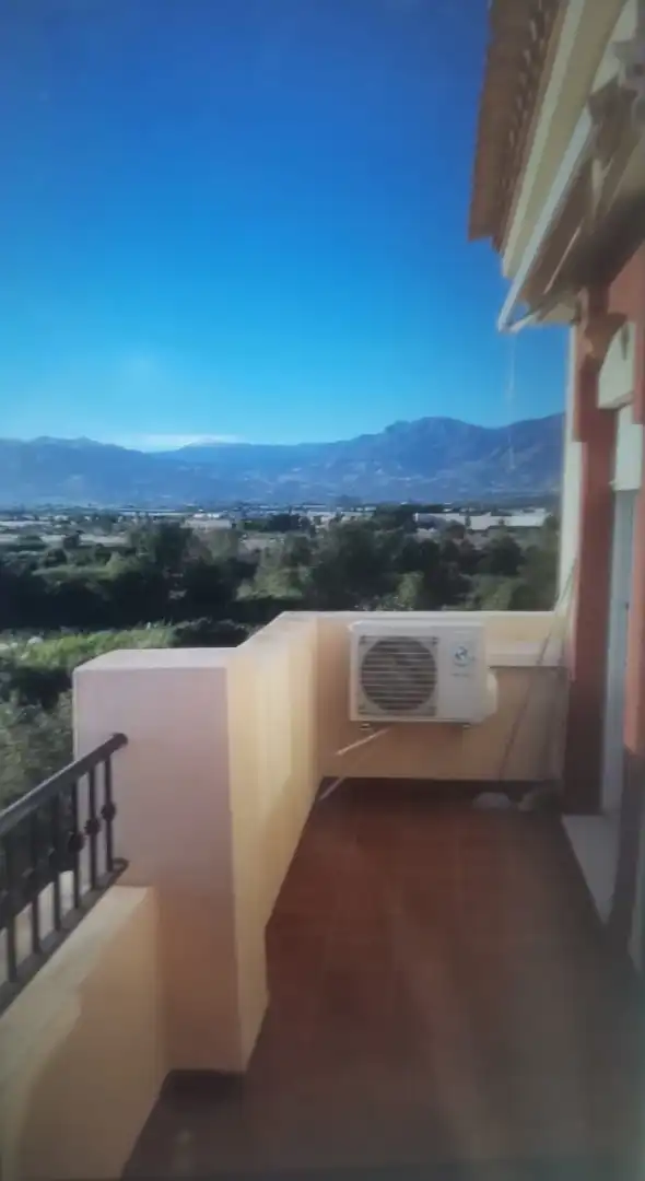 Terrassa de Àtic de lloguer en Motril amb Aire condicionat, Calefacció i Jardí privat