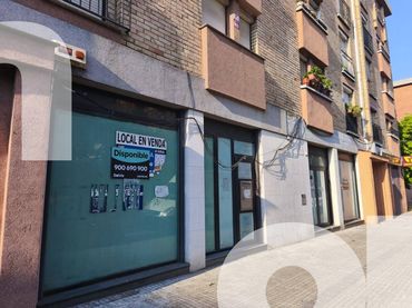 Local comercial en venta en Calle Vallespir 12