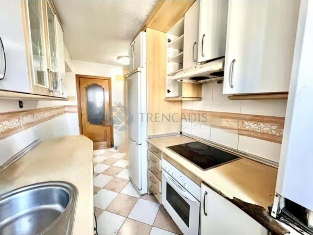 Cocina de Piso en venta en  Madrid Capital