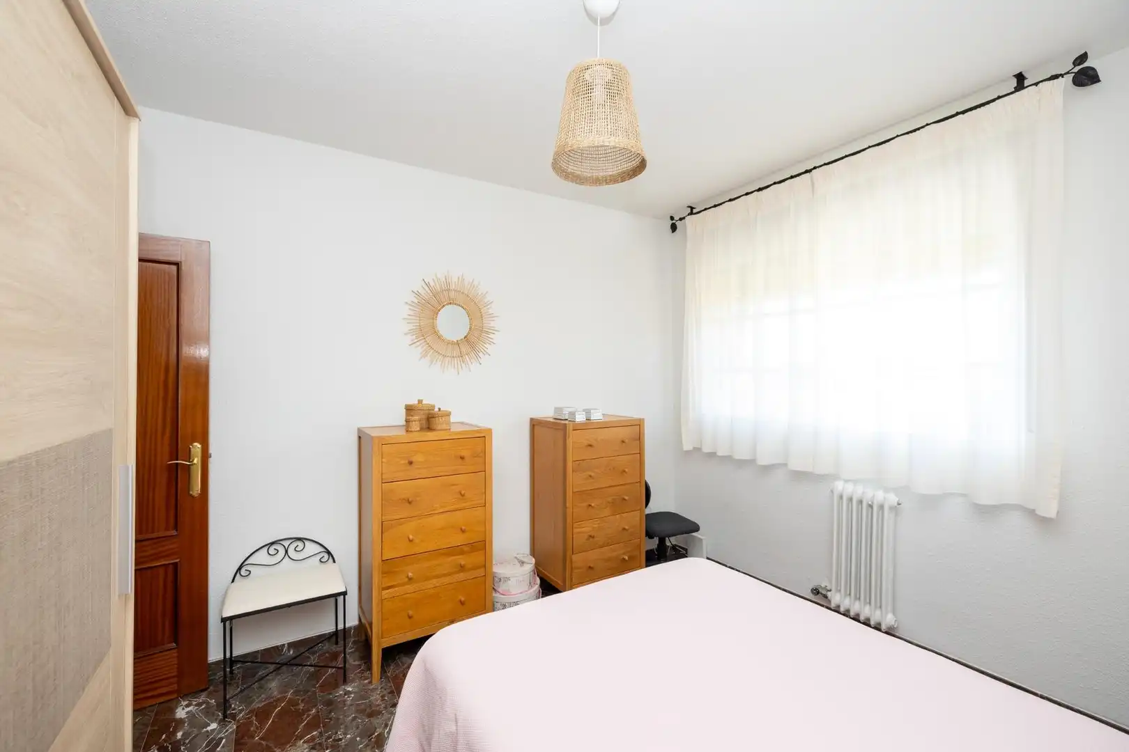 Bedroom of Apartments for sale in Granada  with Heating and Terrace