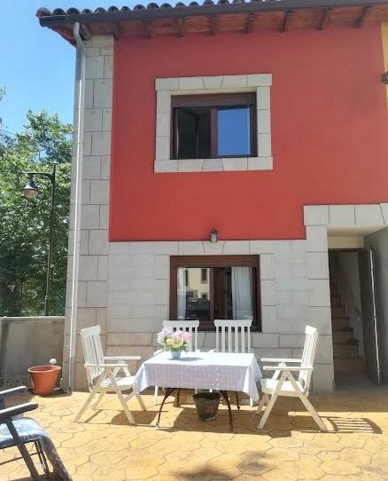 Photo 1 of Single-family semi-detached to rent in Celoriu, Celorio - Poó - Parres, Asturias
