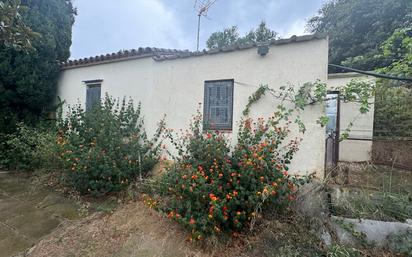 Vista exterior de Casa o xalet en venda en Calella amb Jardí privat, Terrassa i Alarma