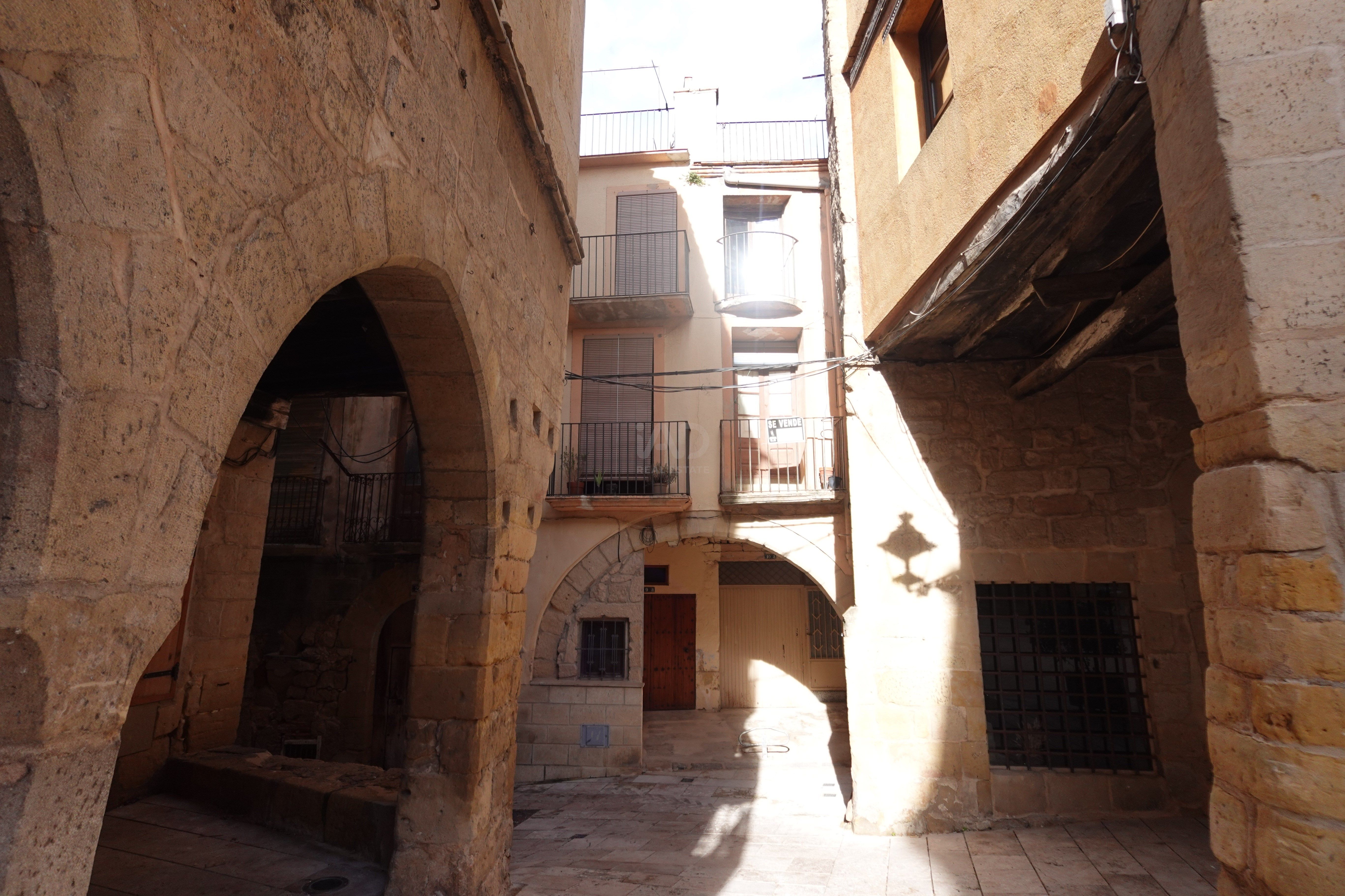 Vista exterior de Casa adosada en venda en Horta de Sant Joan amb Terrassa