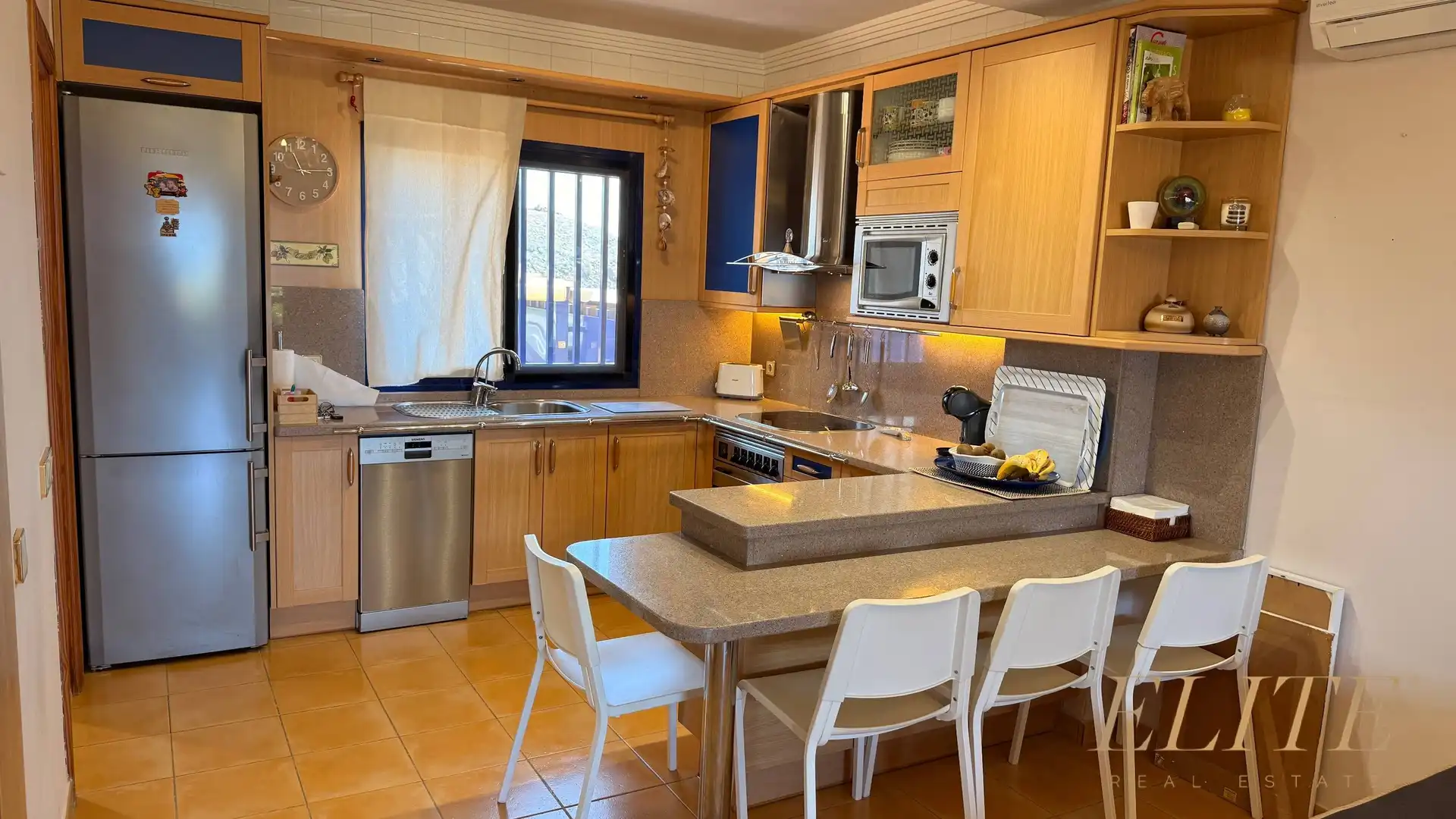Kitchen of Detached homes for sale in San Bartolomé de Tirajana  with Air Conditioner, Heating and Private garden