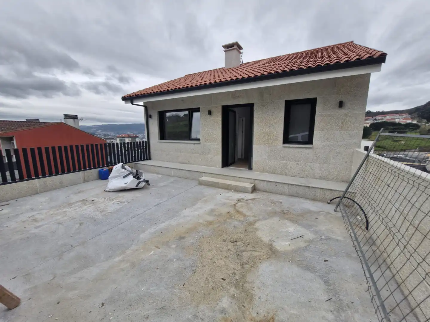 Vista exterior de Casa o chalet en venta en Ourense Capital  con Calefacción, Terraza y Balcón