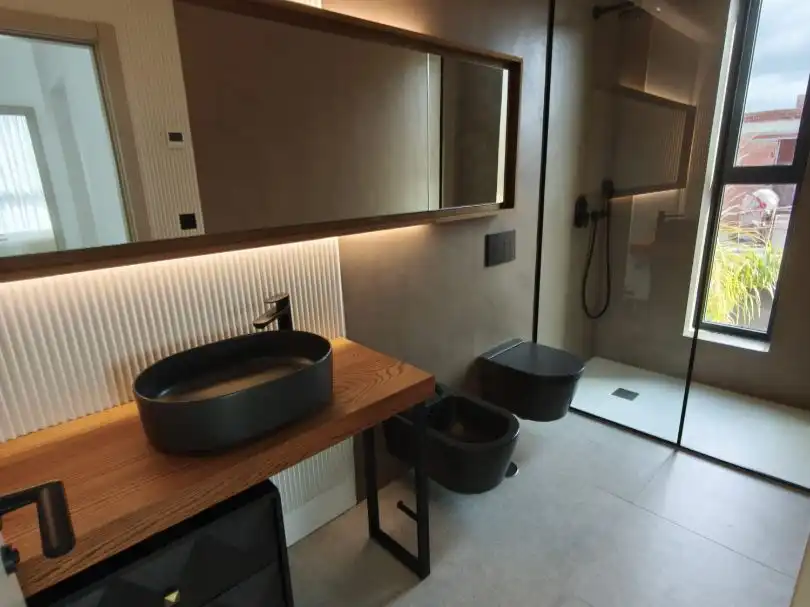 Casa amb piscina en venda a Carrer Cézanne 27