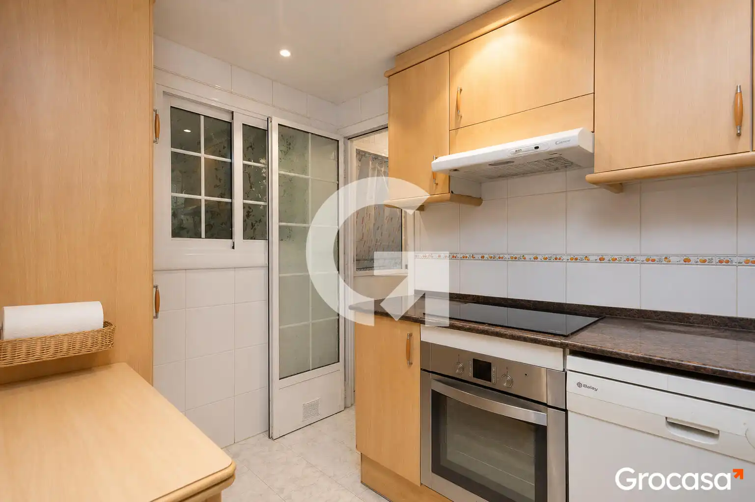 Kitchen of Flat for sale in Cornellà de Llobregat  with Air Conditioner, Furnished and Oven