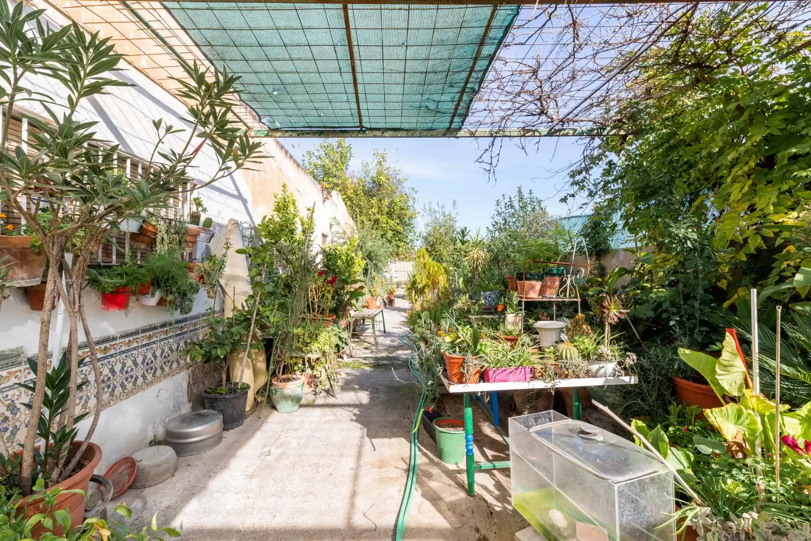 Terrassa de Finca rústica en venda en Fuente Vaqueros amb Jardí privat