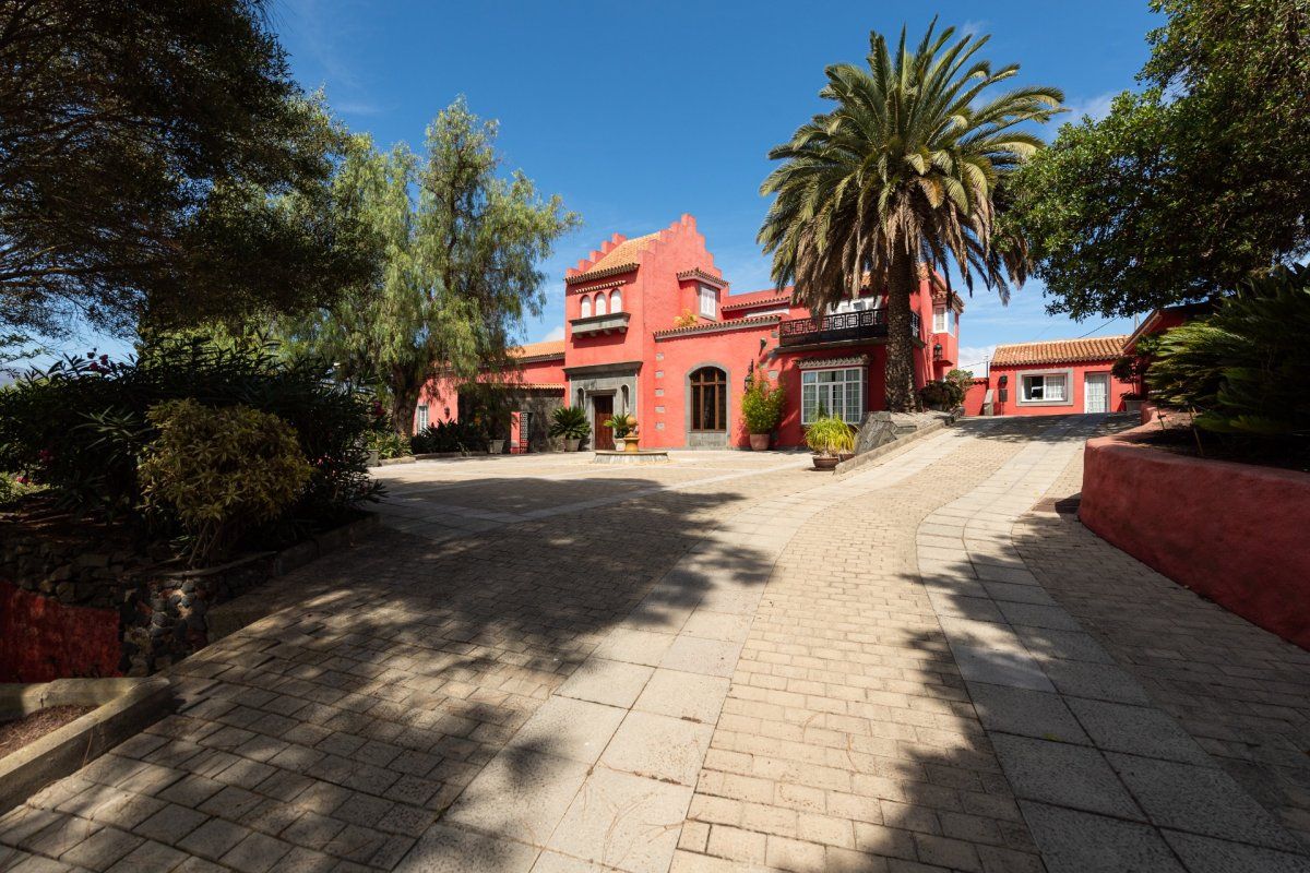 Vista exterior de Finca rústica en venda en Santa Brígida amb Aire condicionat, Calefacció i Jardí privat