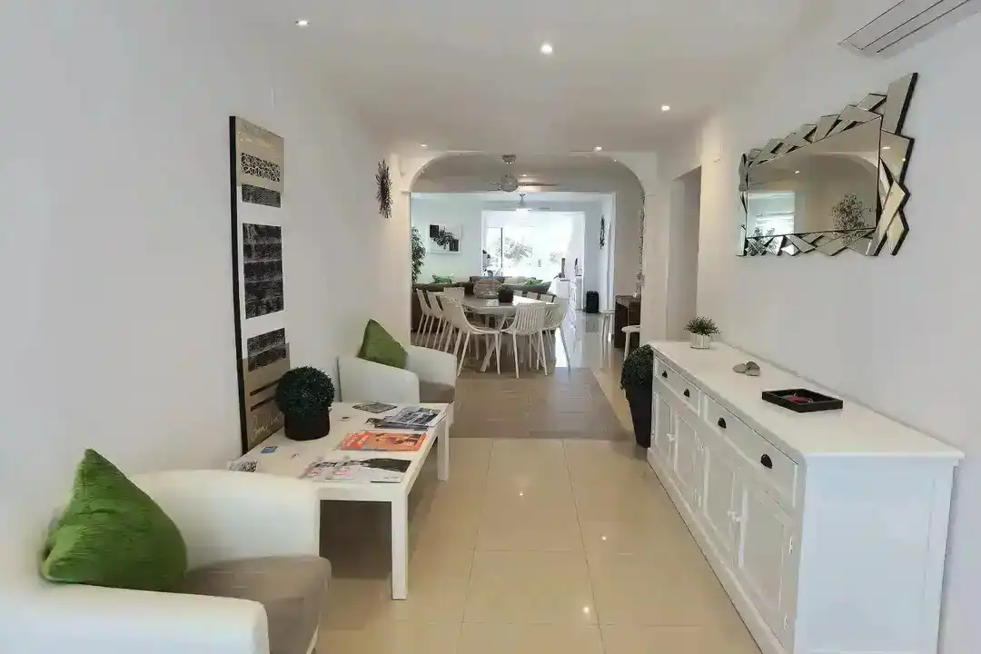 House with pool for sale in Carrer Francolí, imagen 4