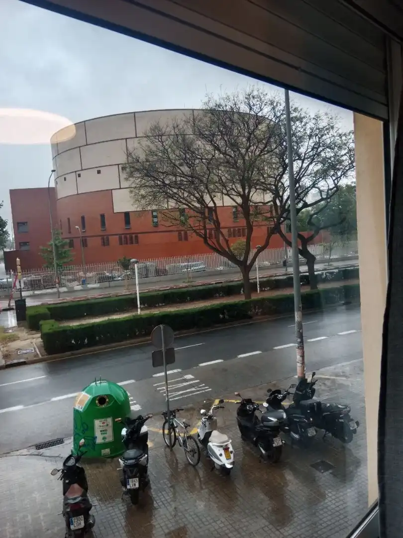 Vista exterior de Pis per a compartir en Valencia amb Moblat