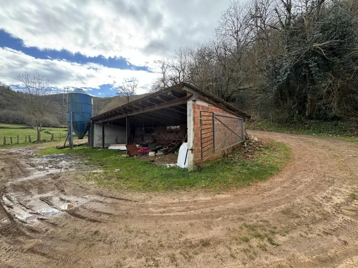 Nau industrial en venda en Onís