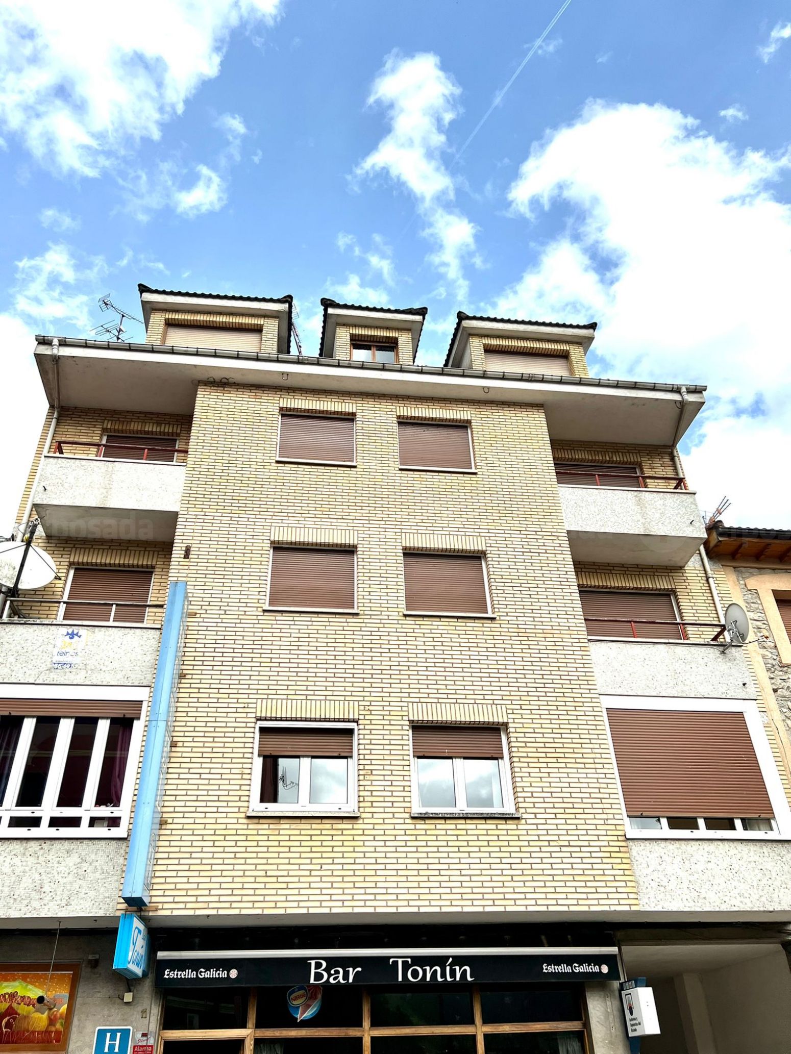 Vista exterior de Local en venda en Aller amb Terrassa