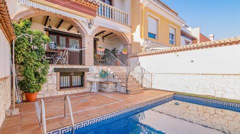Foto 3 de Casa adosada en venta en Calle Blas de Otero, La Zubia Ciudad, La Zubia
