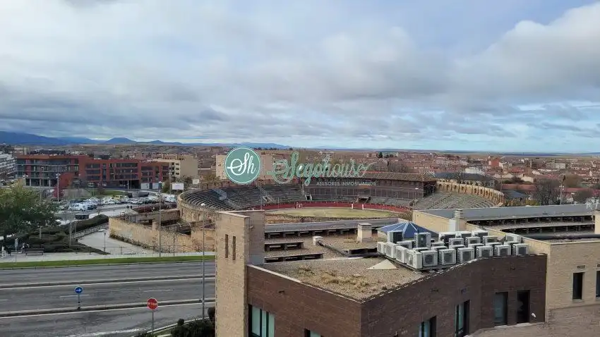 Vista exterior de Piso en venta en Segovia con Calefacción, Parquet y Terraza