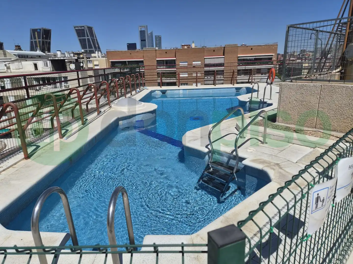 Piscina de Piso en venta en Madrid con Aire acondicionado, Calefacción y Terraza