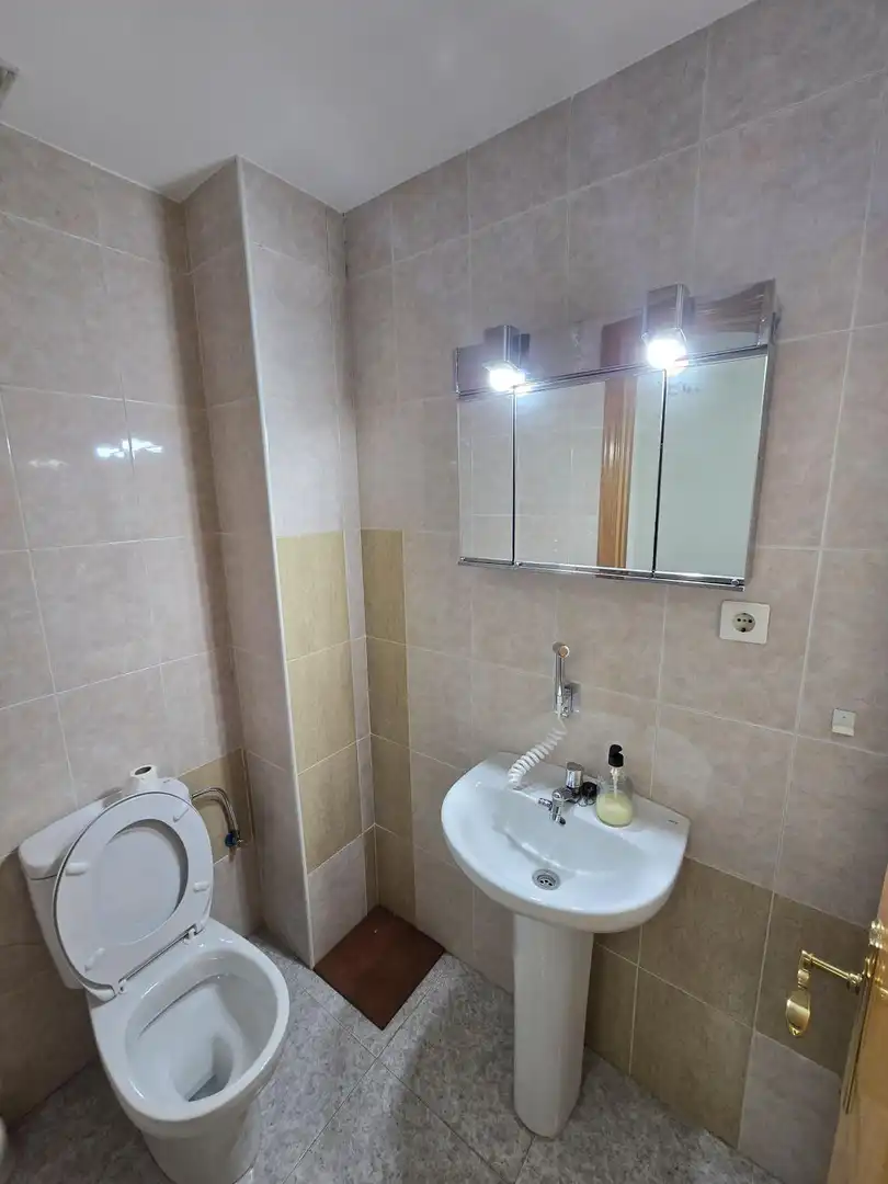 Business premises to rent in Nucli Urbà, imagen 3
