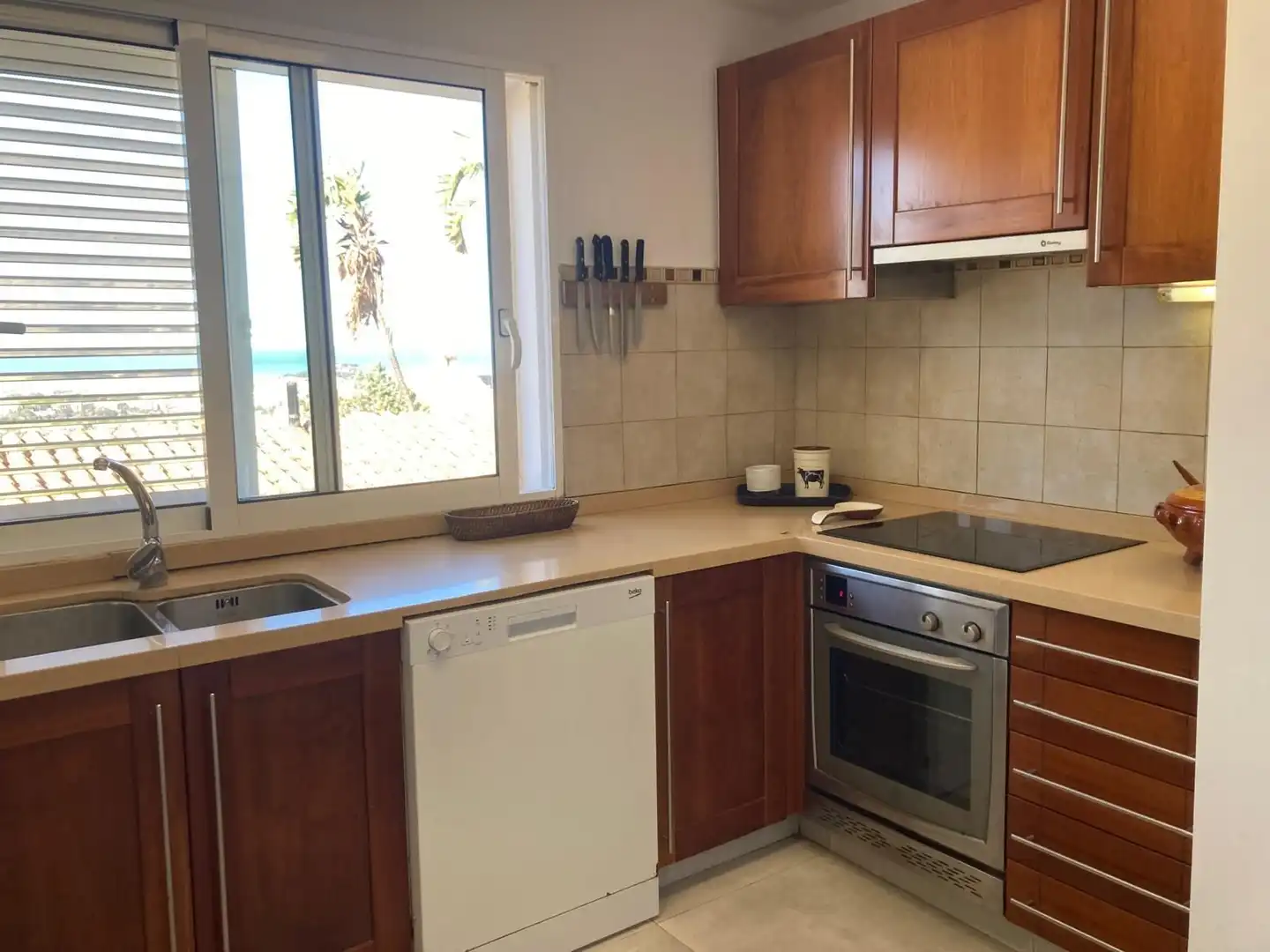 Cuina de Casa o xalet en venda en Dénia amb Aire condicionat, Calefacció i Jardí privat