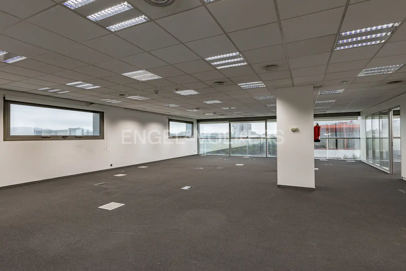 Office space with lift to rent in Zona Industrial, imagen 42