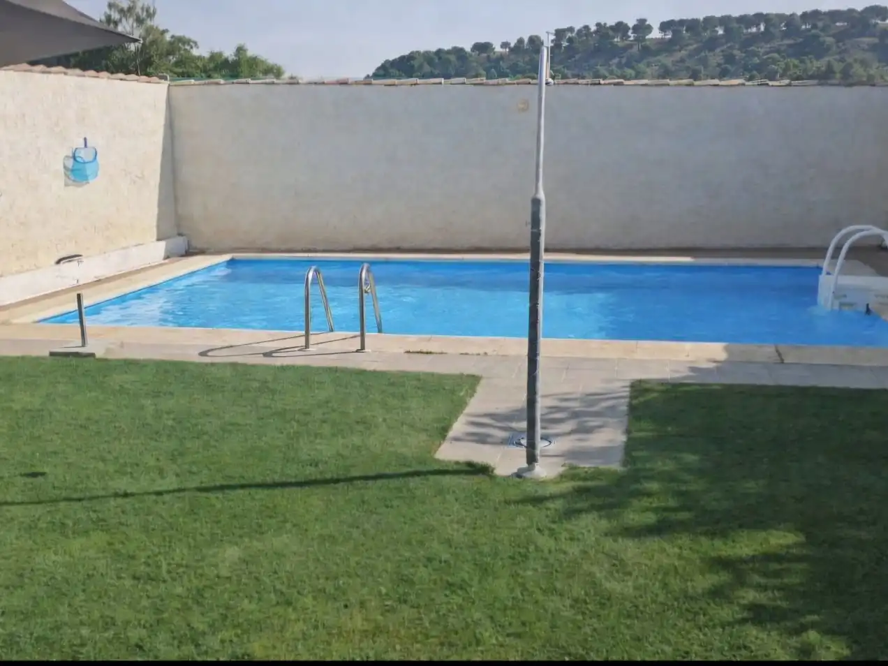 Xalet amb piscina en venda a Corrales 1
