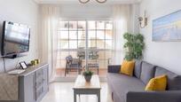 Sala d'estar de Apartament en venda en Benalmádena amb Aire condicionat, Calefacció i Terrassa