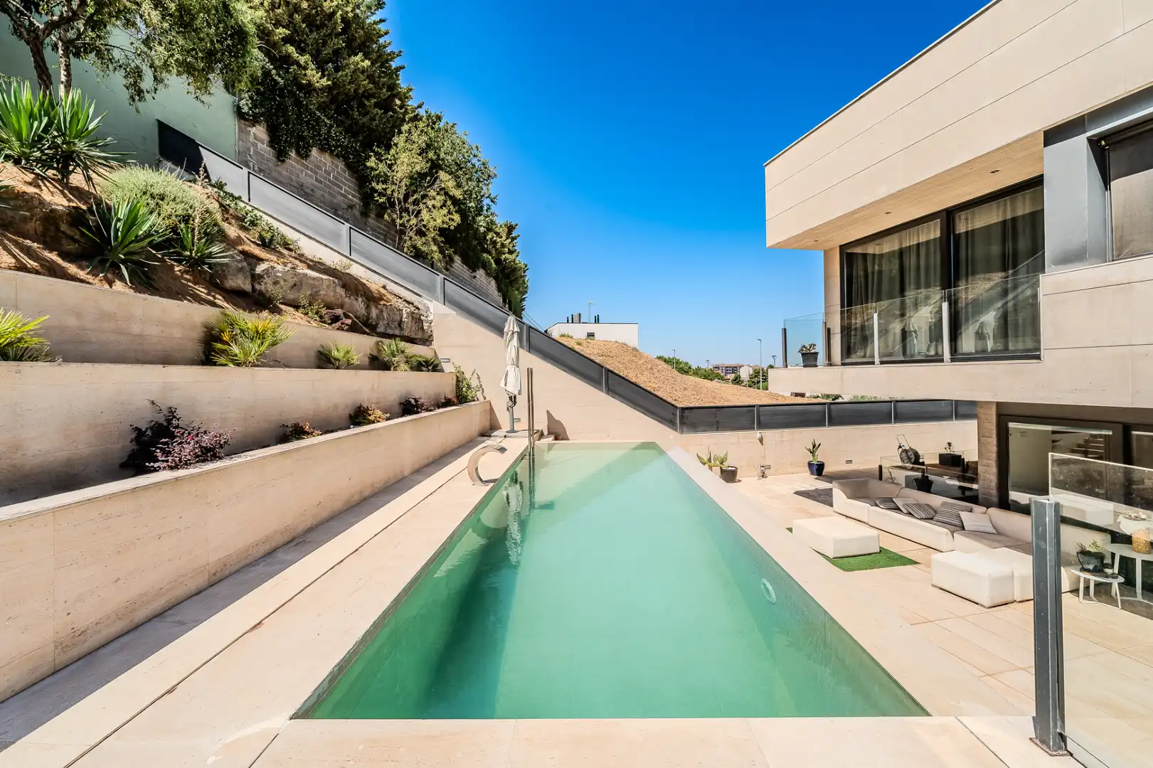 Piscina de Casa o xalet en venda en Tàrrega amb Aire condicionat, Jardí privat i Terrassa
