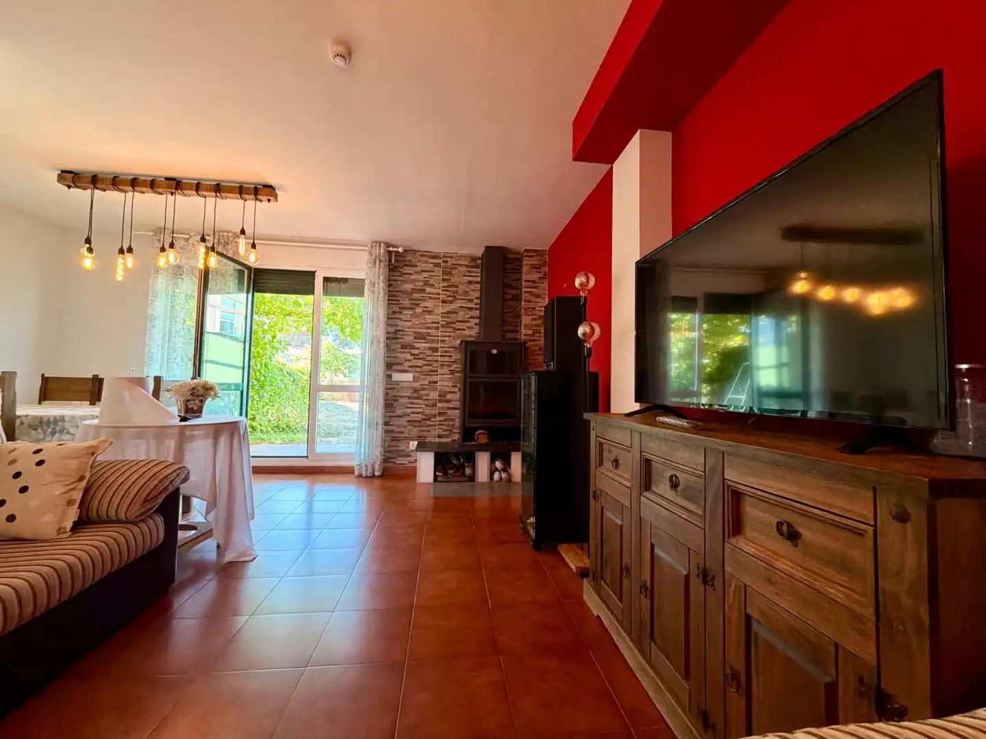 Sala de estar de Casa adosada en venta en Valdorros con Calefacción, Jardín privado y Terraza