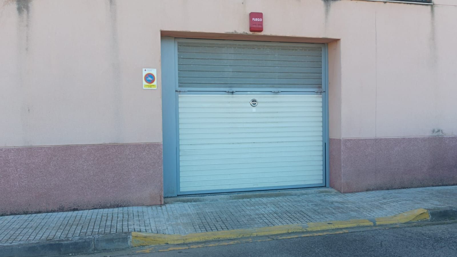 Garage to rent in Vint-i-Sis, Camarles