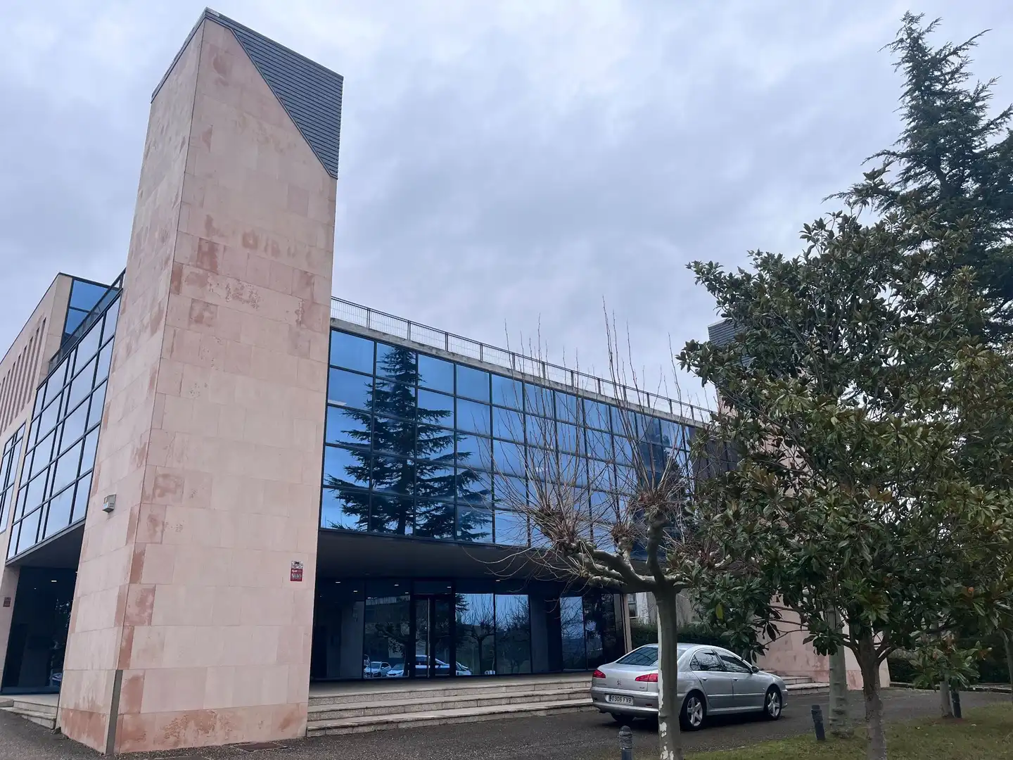 Außenansicht von Gebäude zur Miete in Vitoria - Gasteiz