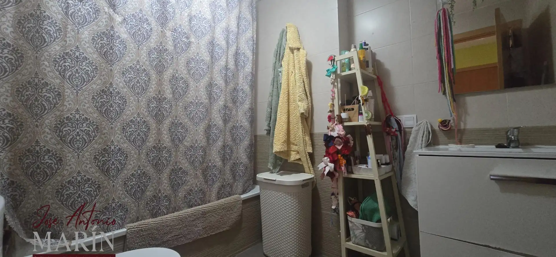 Baño de Dúplex de alquiler en Badajoz con Aire acondicionado, Terraza y Amueblado