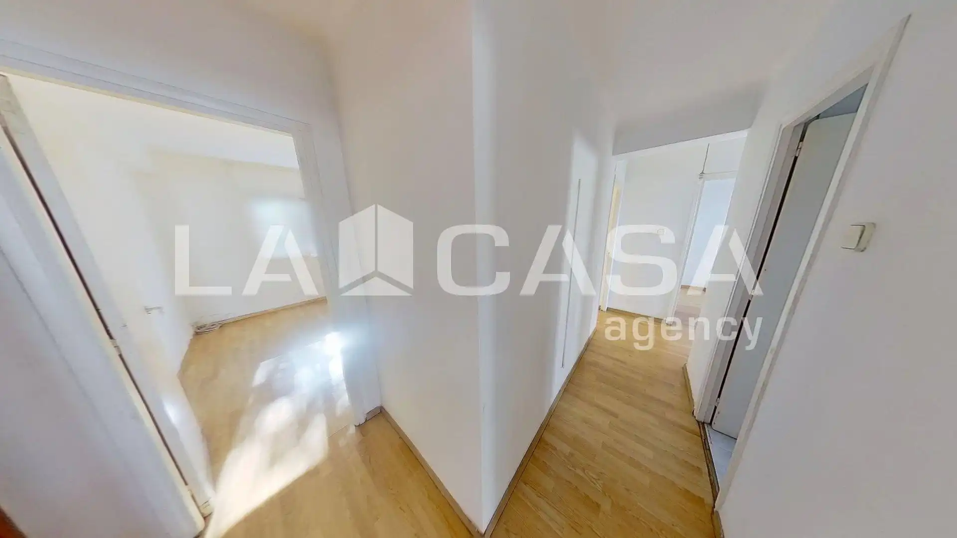 Wohnung zum Verkauf in  Barcelona Capital mit Balkon
