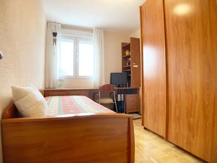 Dormitori de Pis de lloguer en Móstoles amb Calefacció, Parquet i Terrassa