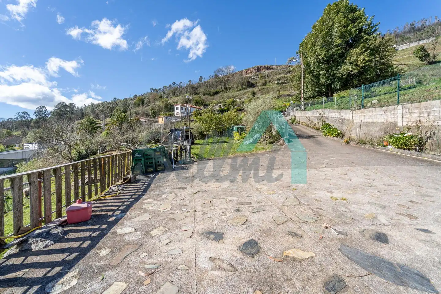Vista exterior de Casa o xalet en venda en Oviedo  amb Jardí privat, Terrassa i Traster