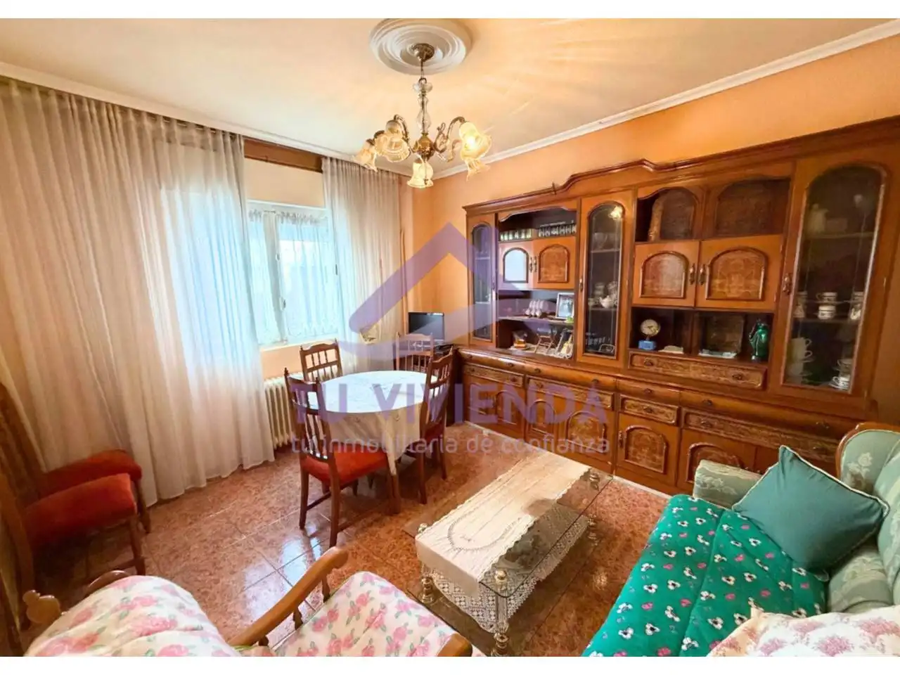 Sala d'estar de Casa o xalet en venda en Saldaña amb Calefacció