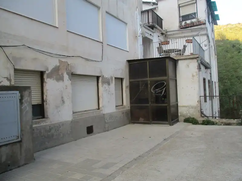 Vista exterior de Local en venta en Casserres