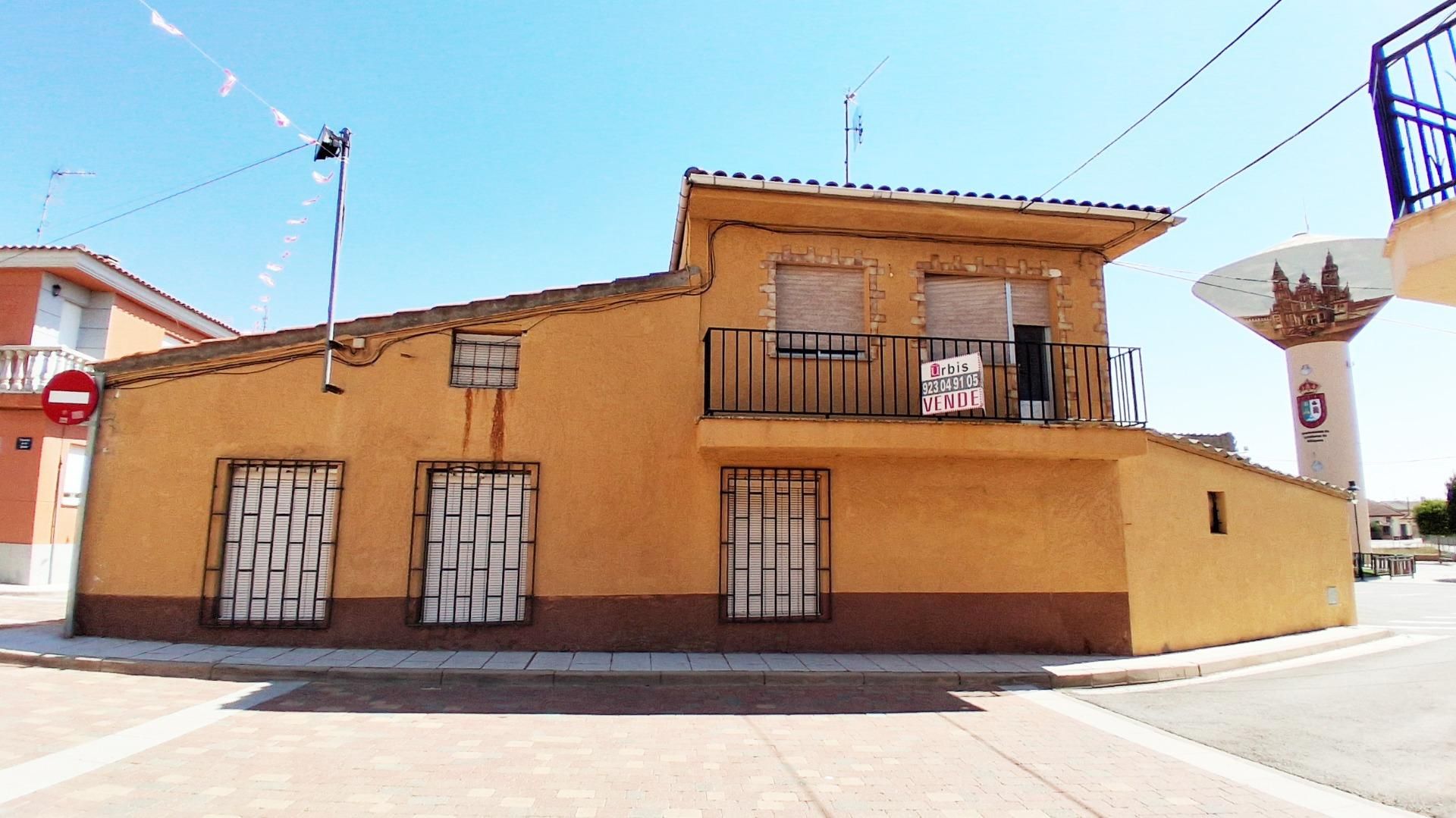 Exterior view of House or chalet for sale in Castellanos de Villiquera  with Heating
