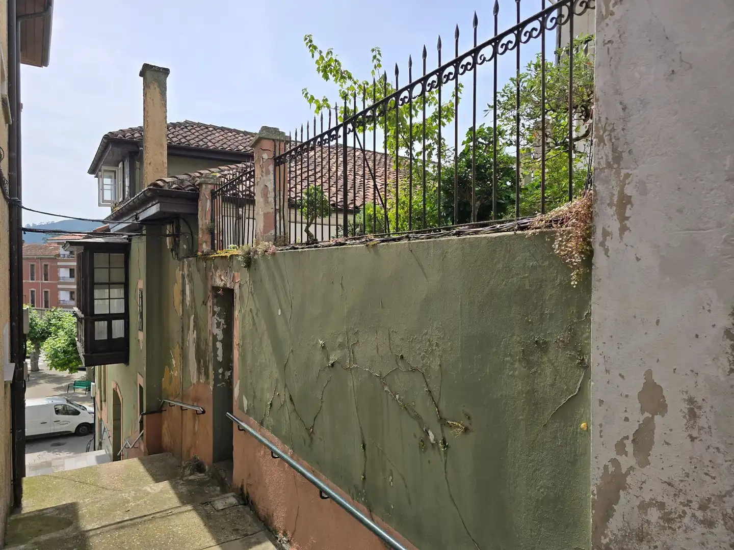 Außenansicht von Gebäude zum Verkauf in Llanes