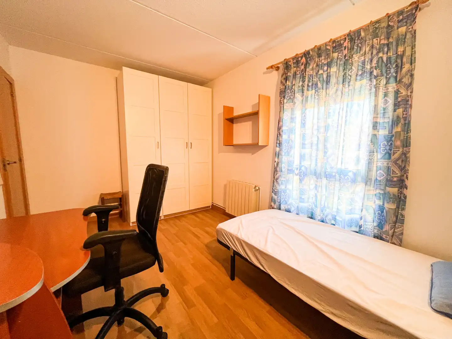Habitación de Piso de alquiler en Cerdanyola del Vallès con Aire acondicionado, Calefacción y Parquet