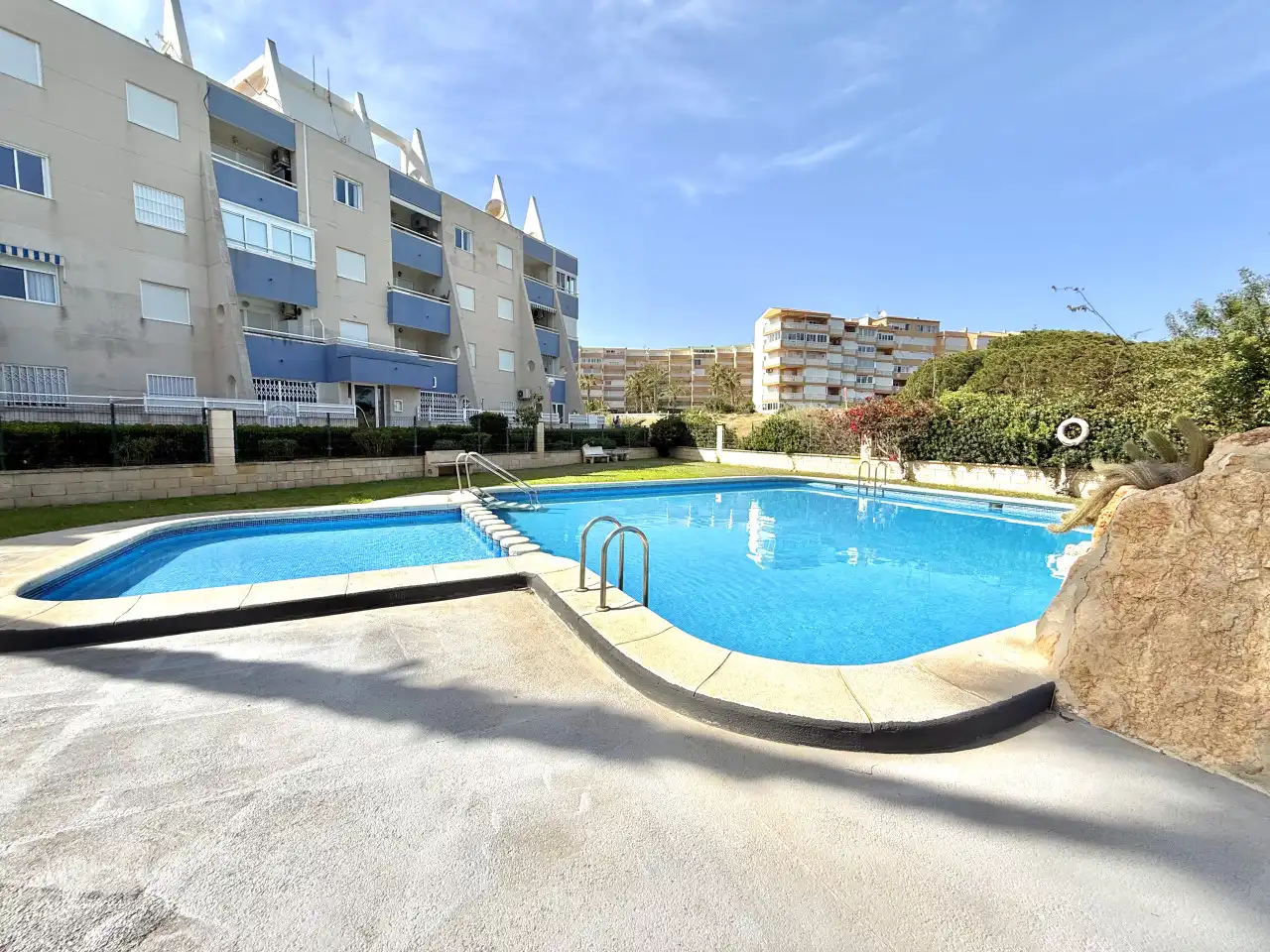 Piscina de Apartamento en venta en Guardamar del Segura con Aire acondicionado, Calefacción y Terraza