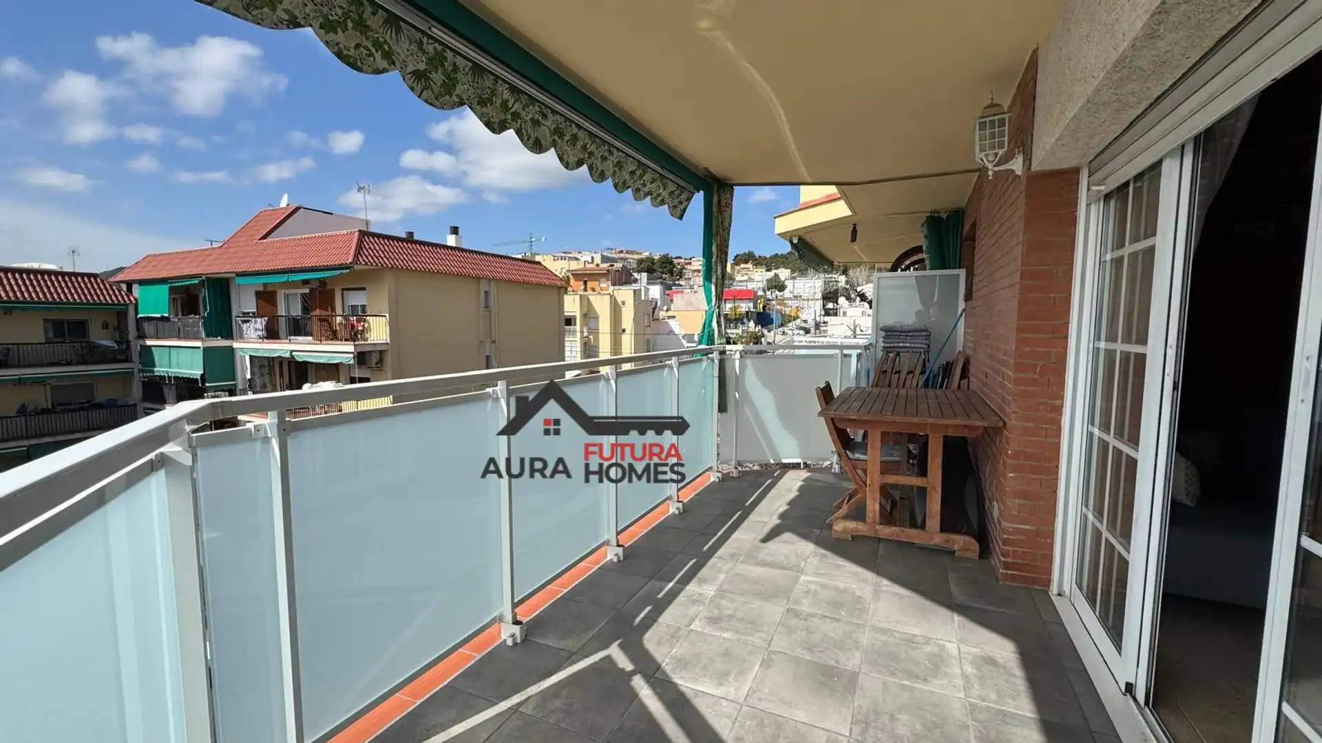 Balcony of Attic for sale in Castelldefels  with Parquet flooring, Storage room and Oven